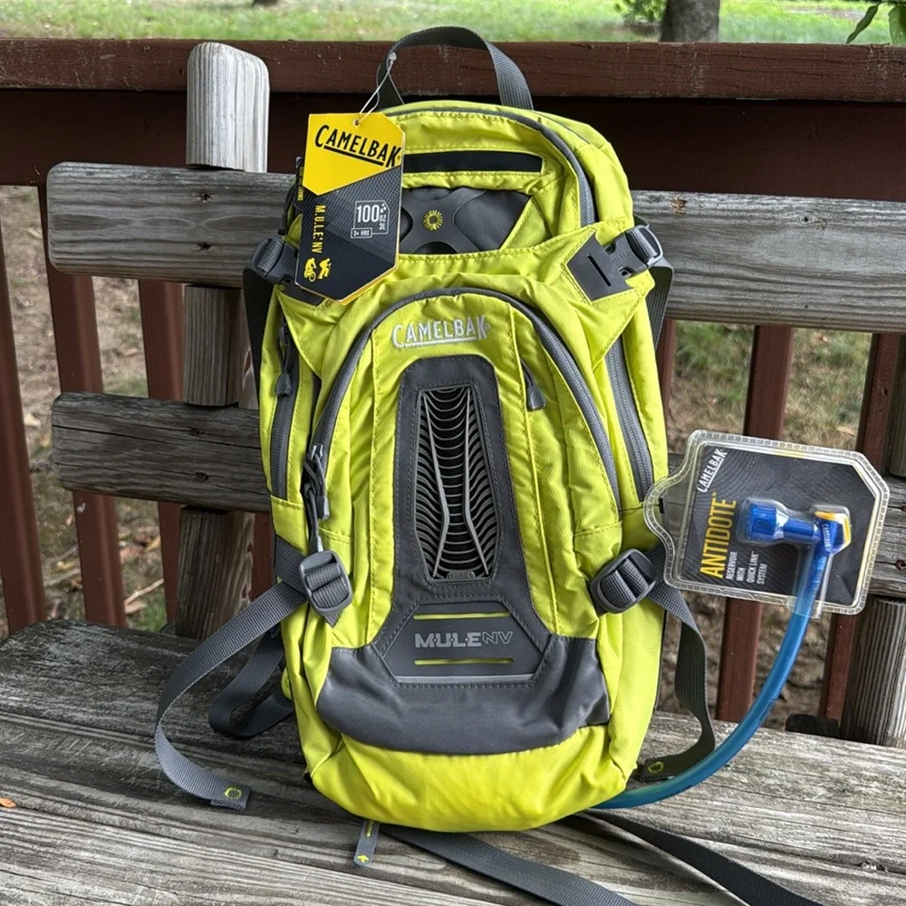 New w/tags Camelbak Mule NV